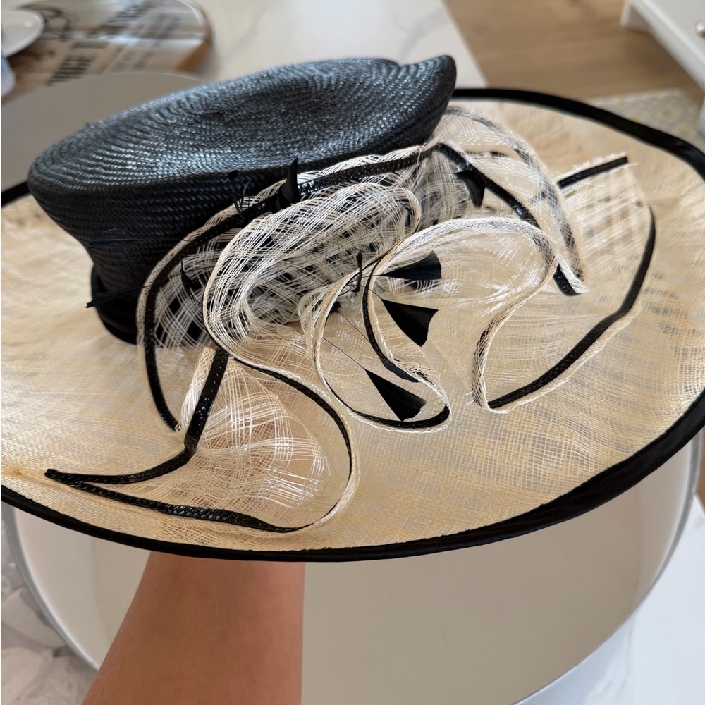 Marni/Neiman Marcus Off-white/ Black fancy hat